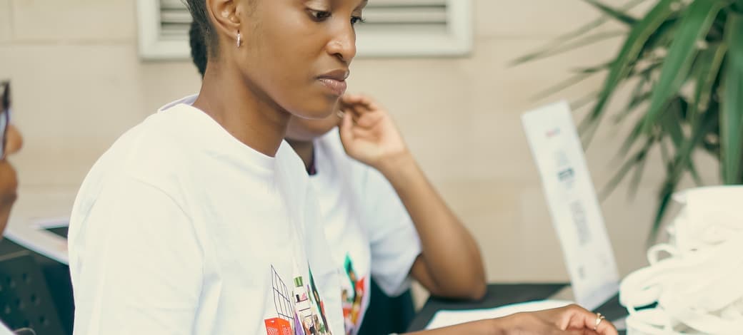 A visual arts practitioner at a VACSA mapping gathering